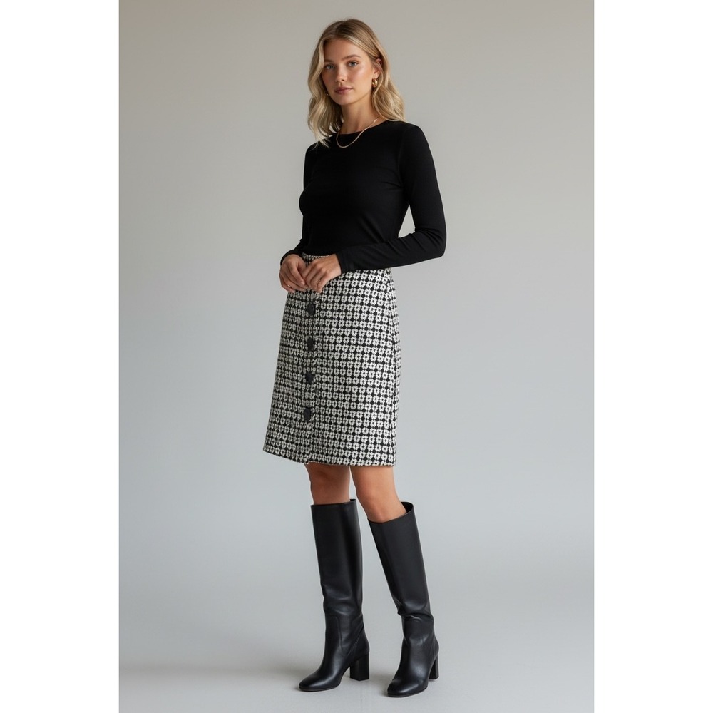Isaac Mizrahi Black White Wool Tweed Button Skirt Size 6 Professional Core